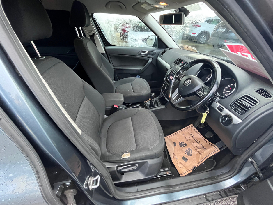 2015 Skoda Yeti - image 5