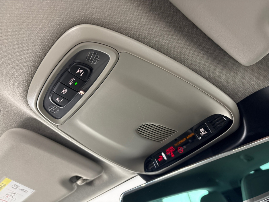 2020 Volvo XC40 - image 24