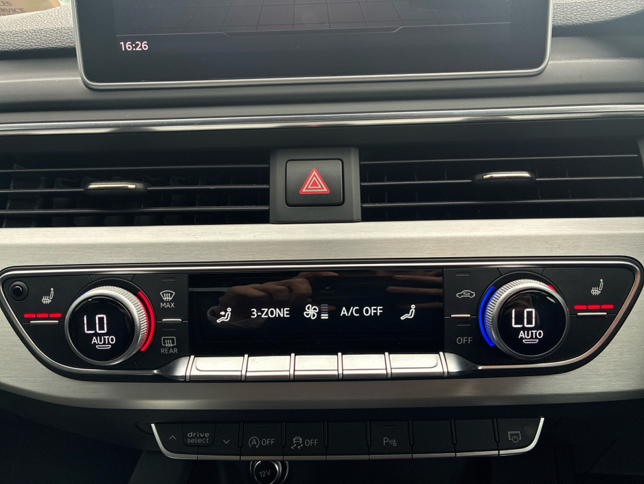 2017 Audi A4 - image 18