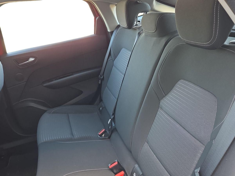 2023 Renault Arkana - image 11