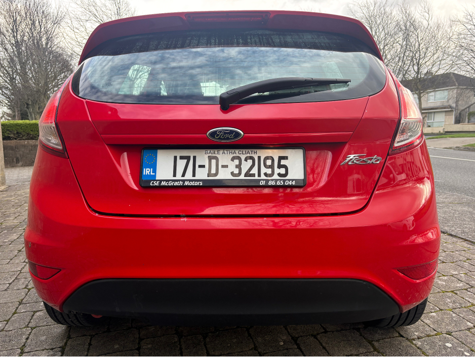 2017 Ford Fiesta - image 9