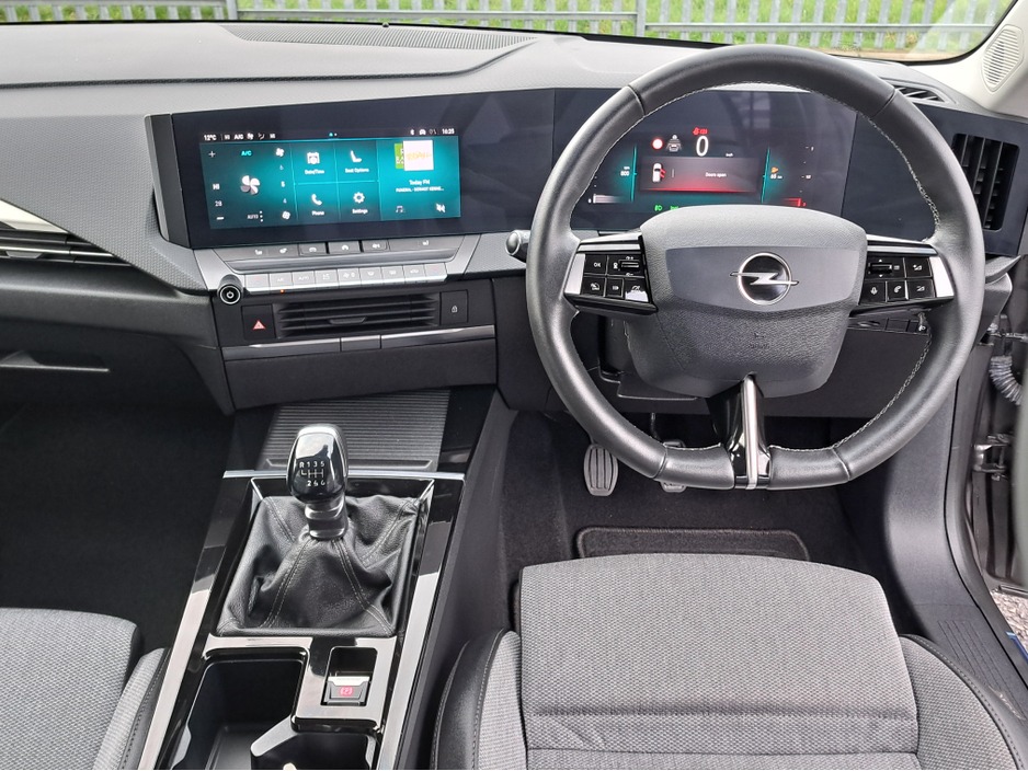 2023 Opel Astra - image 18