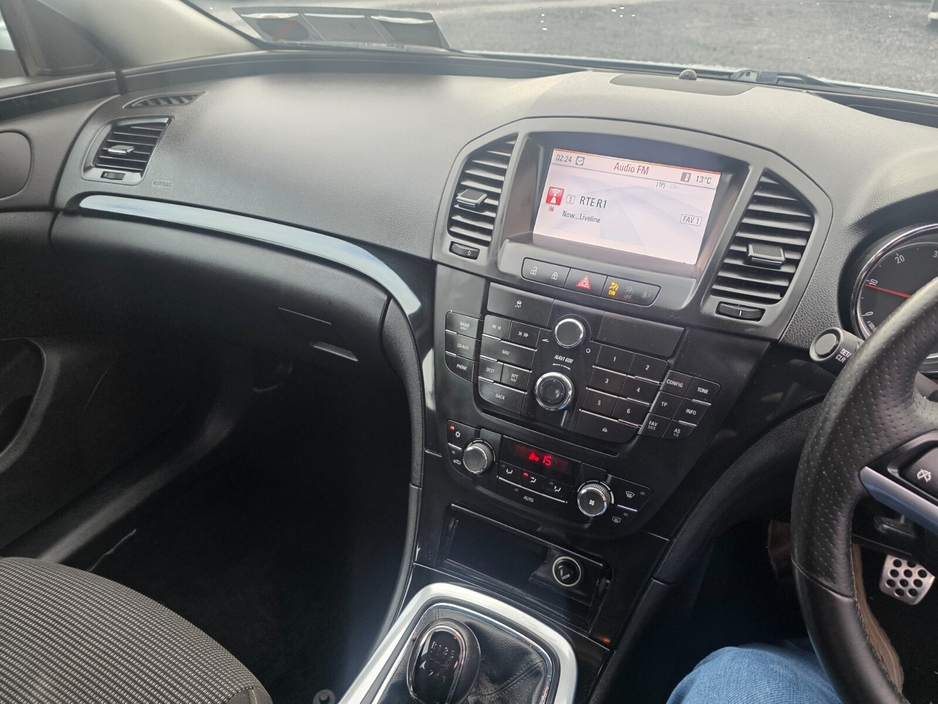 2013 Vauxhall Insignia - image 10