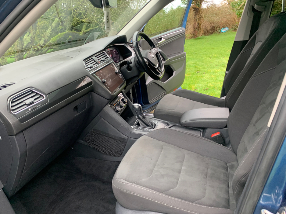 2018 Volkswagen Tiguan - image 24