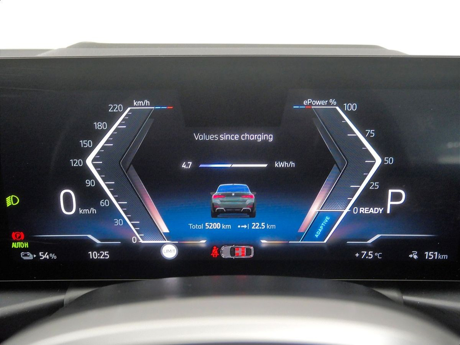 2025 BMW i4 - image 9