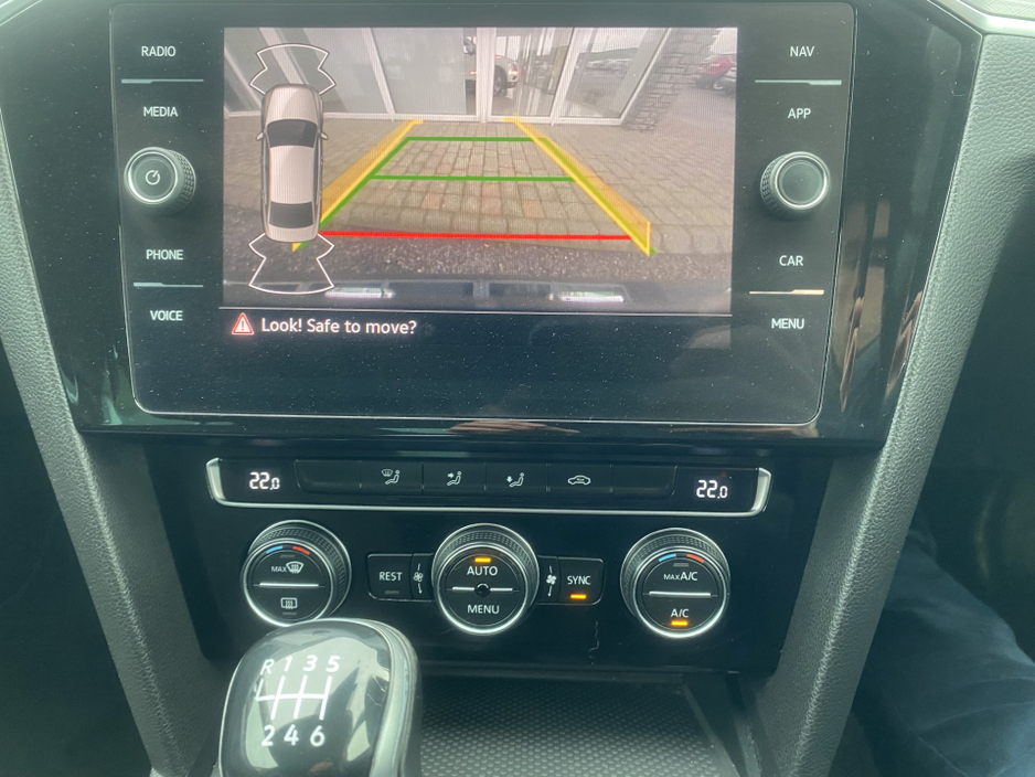 2020 Volkswagen Passat - image 7