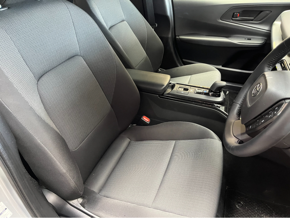 2025 Toyota Prius - image 10