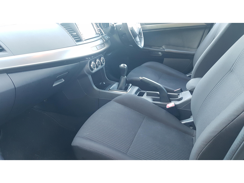 2015 Mitsubishi Lancer - image 8