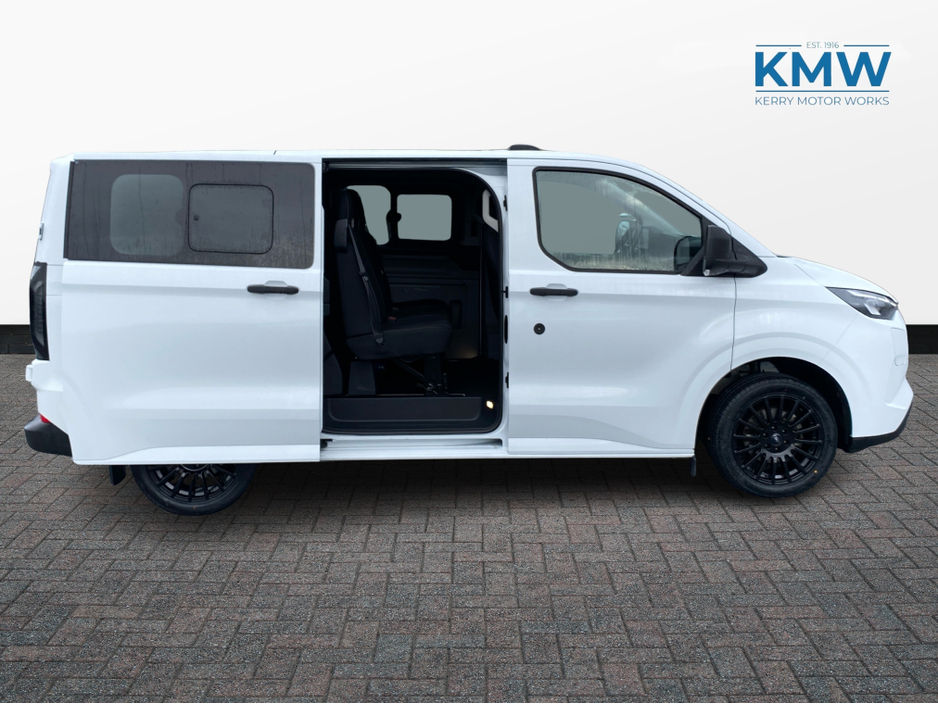 2025 Ford Transit Custom - image 5