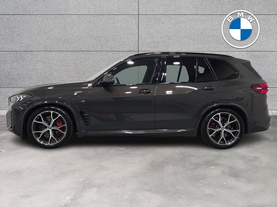 2023 BMW X5 - image 3