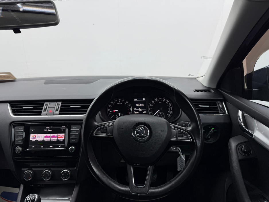 2016 Skoda Octavia - image 9