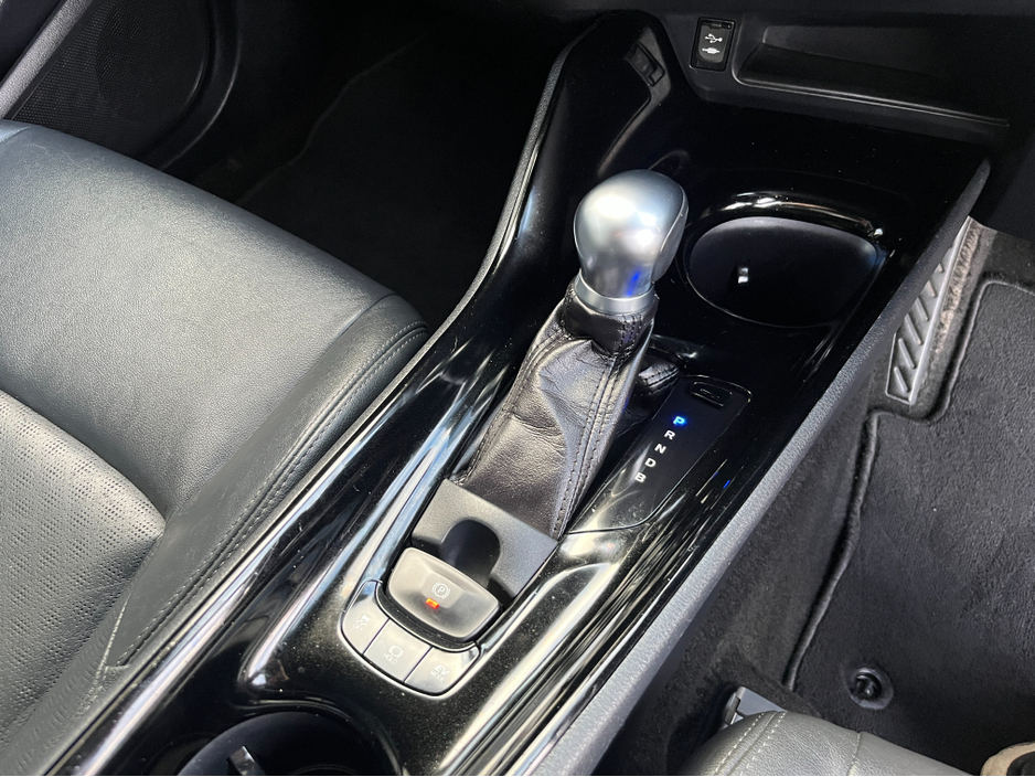 2018 Toyota C-HR DYNAMIC AUTOMATIC HYBRID 1.8 PETROL //MASSIVE SPEC//JBL SOUND SYSTEM//SAT NAV//FULL LEATHER HEATED SEATS//REVERSE CAMERA// €18,950