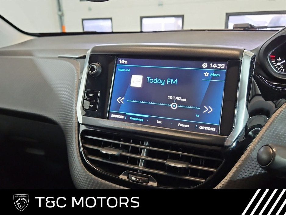 2019 Peugeot 2008 1.2 PureTech 82bhp Allure €14,995