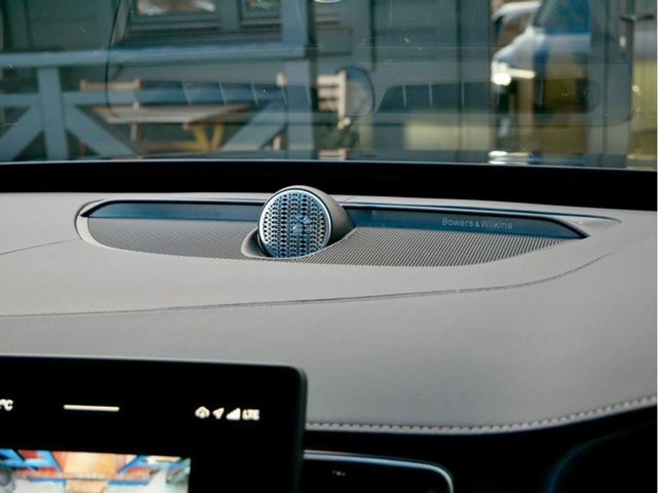 2025 Volvo XC90 - image 23