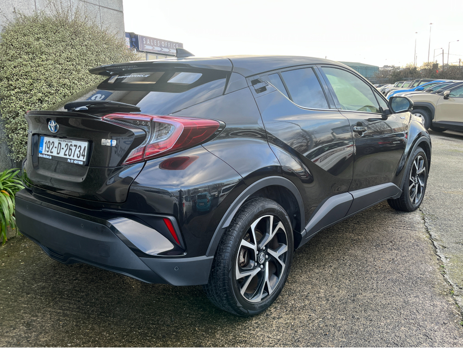 2019 Toyota C-HR SOL HYBRID AUTOMATIC 1.8 PETROL //HALF LEATHER HEATED SEATS//ADAPTIVE CRUISE CONTROL//REVERSE CAMERA//KEYLESS ENTRY// €19,950