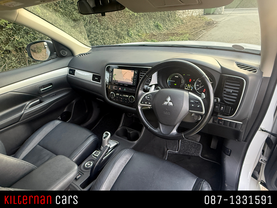 2015 Mitsubishi Outlander - image 8