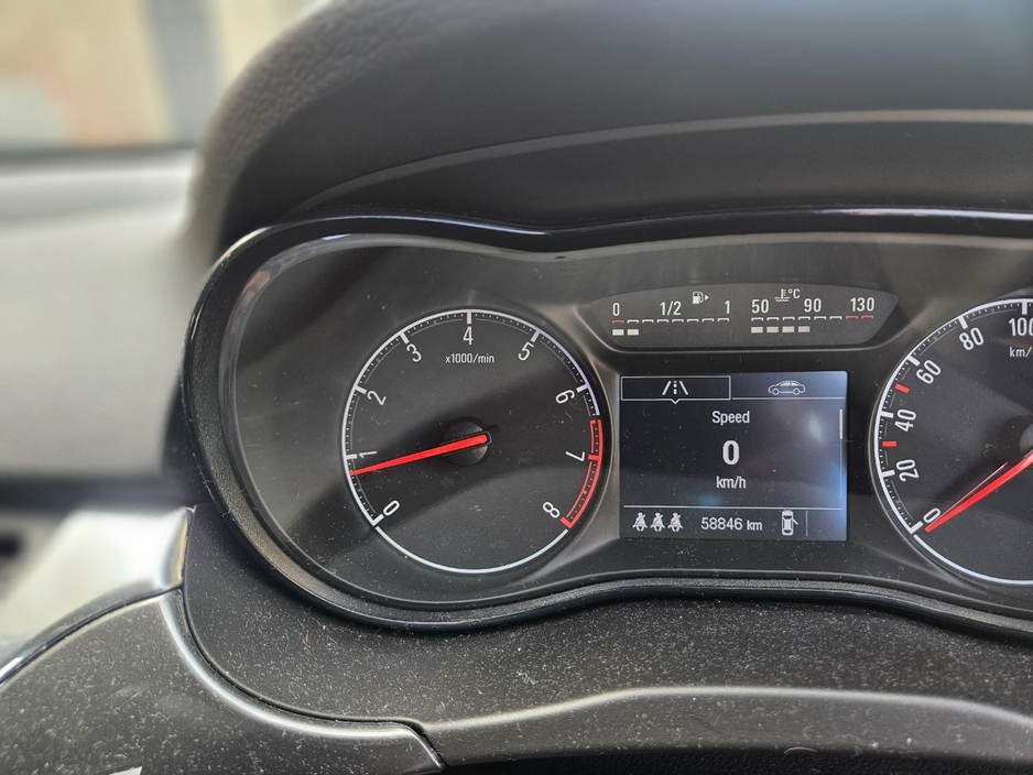 2016 Opel Corsa - image 10