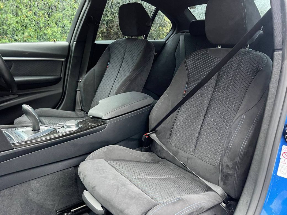 2019 BMW 3 Series 330e M-SPORT COMPETITION 2.0 HYBRID // LOW MILEAGE // NEW 20" M3 ALLOYS // HEATED SUEDE M-SPORT SEATS €25,900