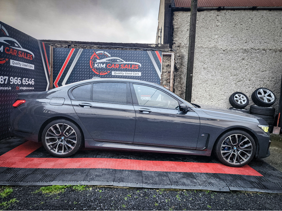 2021 BMW 7 Series M745e plug-in hybrid €49,950