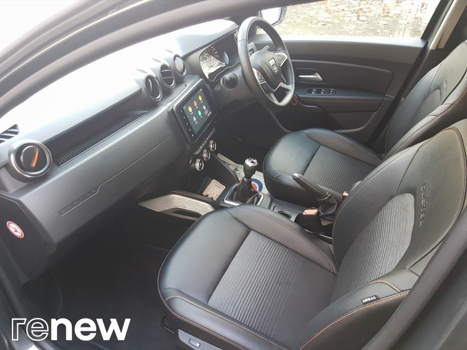 2022 Dacia Duster - image 22