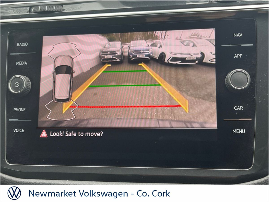 2023 Volkswagen Tiguan - image 15