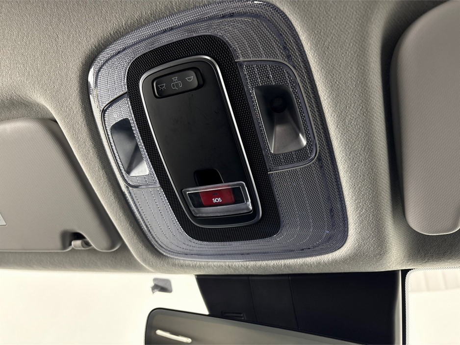 2024 Hyundai Kona ELEGANCE 48KWH**DIGITAL DASH**TOUCH SCREEN MEDIA**APPLE CAR PLAY**DUAL CLIMATE**MULTIFUNCTIONAL STEERING WHEEL**CRUISE CONTROL**HEATED SEATS**HEATED STEERING WHEEL**REVERSE CAMERA**PARKING SENSORS** €31,995