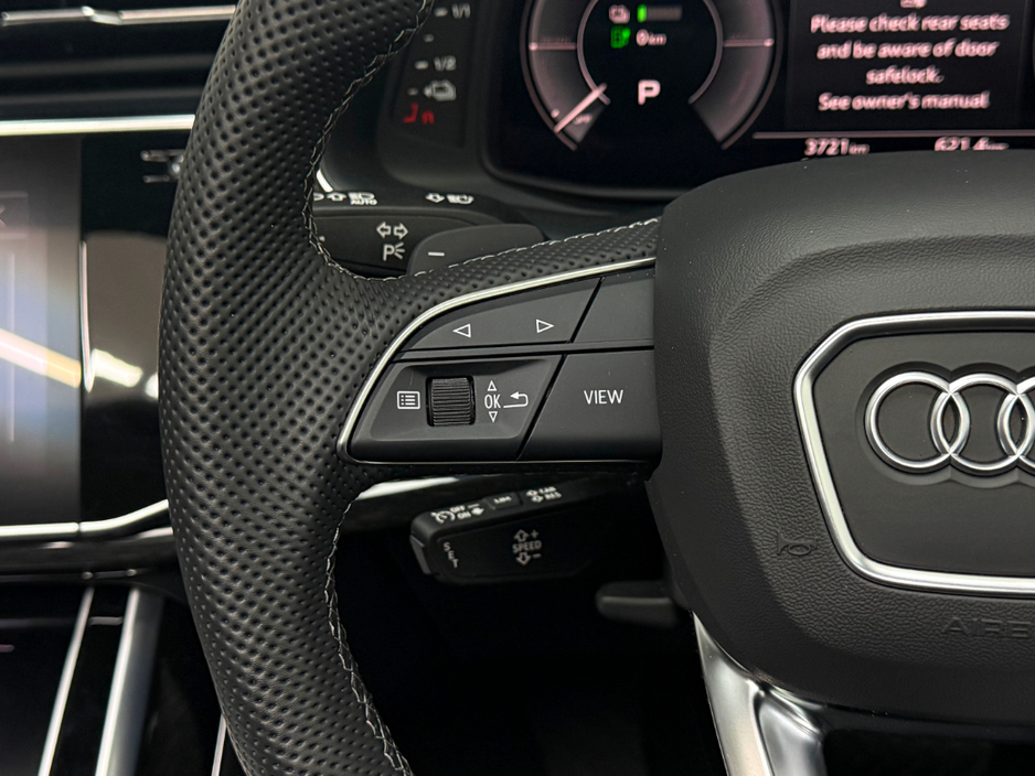 2025 Audi Q7 55 TFSI E S LINE BLACK ED QUATTRO €97,990