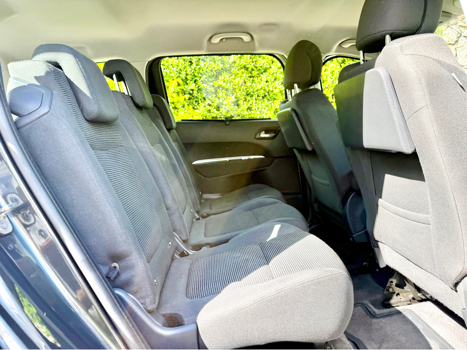 2016 Peugeot 5008 - image 18