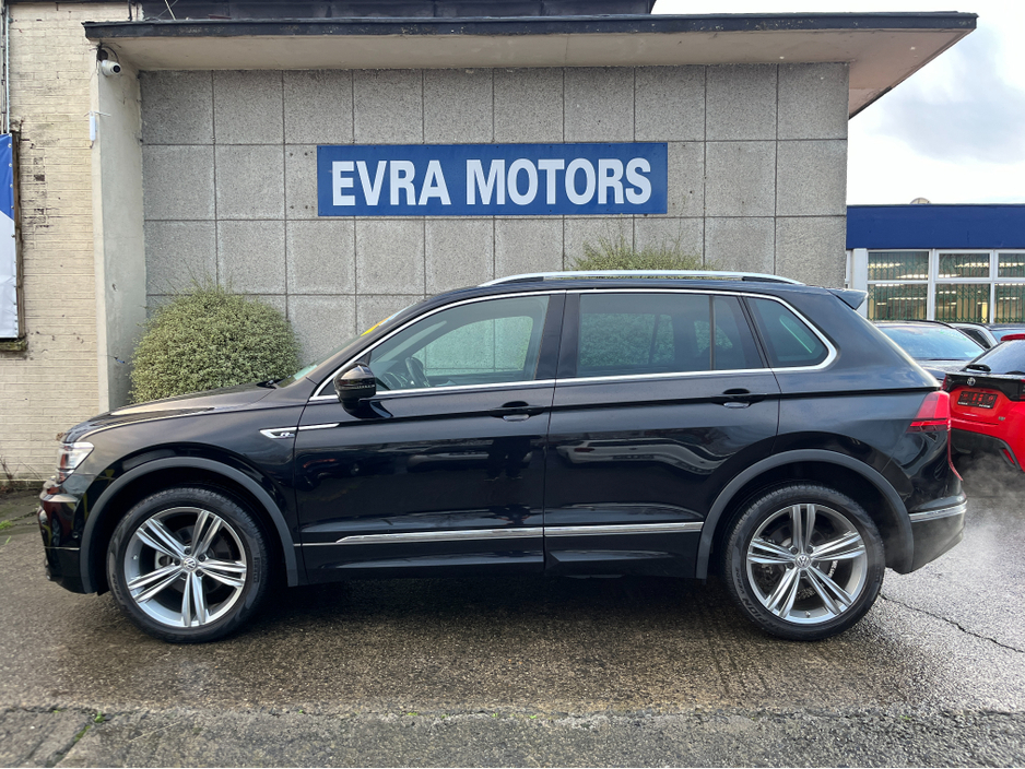 2020 Volkswagen Tiguan R-LINE 4MOTION AUTOMATIC 2.0 DIESEL //LOW MILES//HIGH SPEC//HEATED FRONT AND REAR SEATS//HEAD UP DISPLAY//360 PARKING CAMERAS// €34,950
