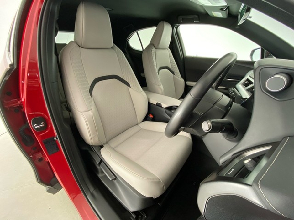 2022 Lexus UX 250 H Dynamic €36,950