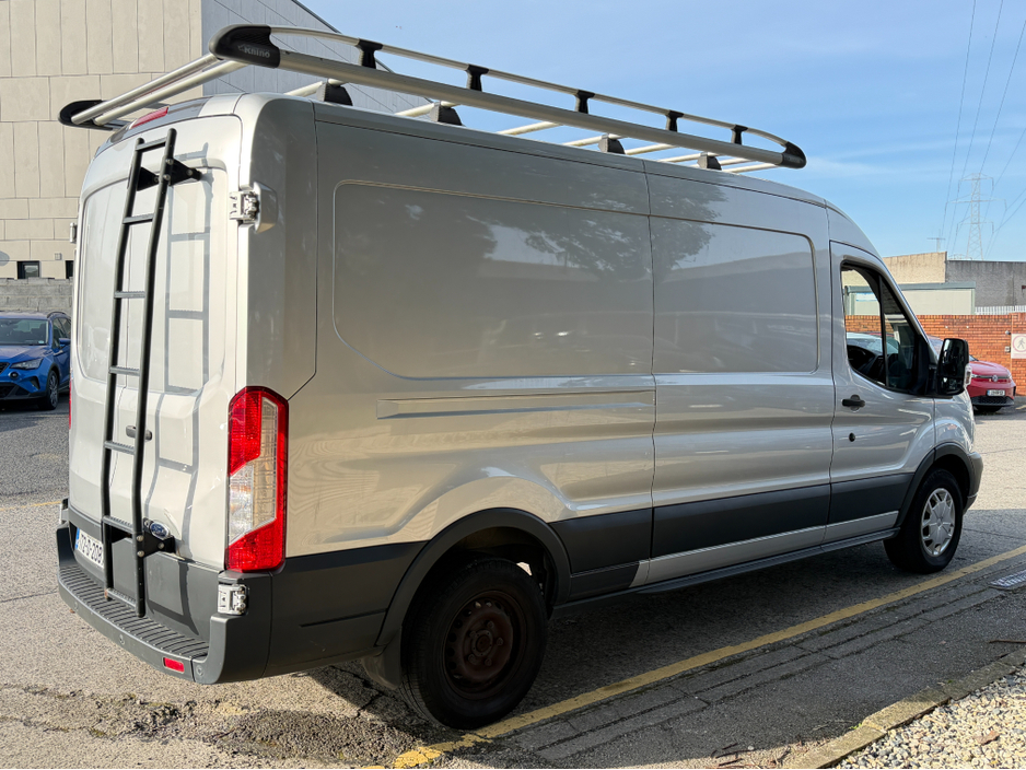 2017 Ford Transit - image 9