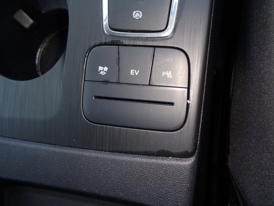 2023 Ford Kuga - image 18