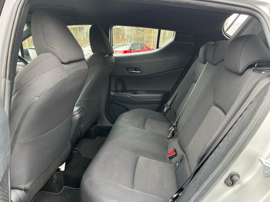 2017 Toyota C-HR C-HR 1.2T LUNA €17,950