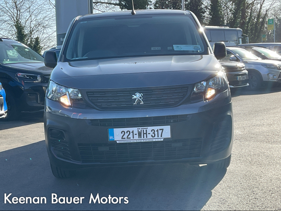 2022 Peugeot Partner - image 11