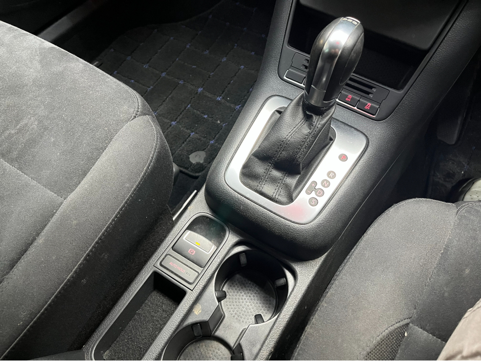 2013 Volkswagen Tiguan - image 16