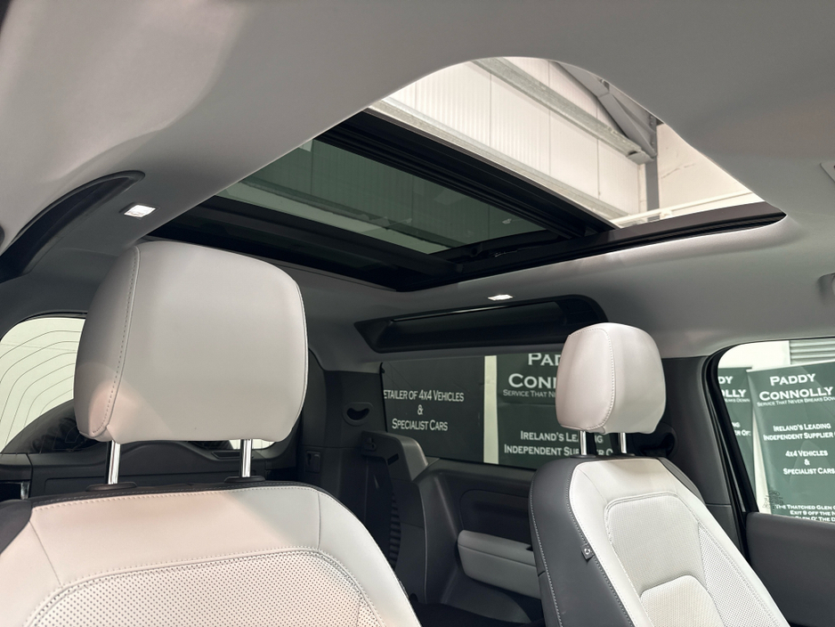 2025 Land Rover Defender - image 31