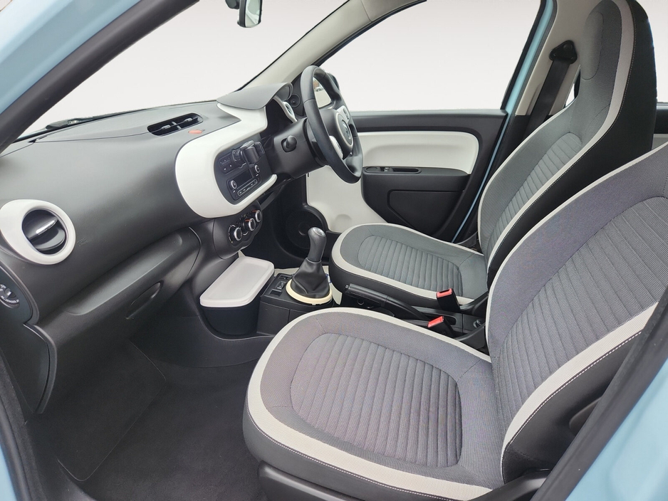 2015 Renault Twingo - image 12