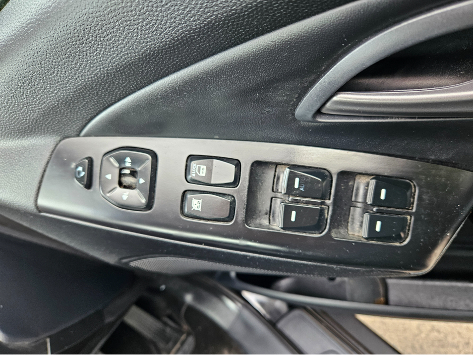 2015 Hyundai ix35 - image 12