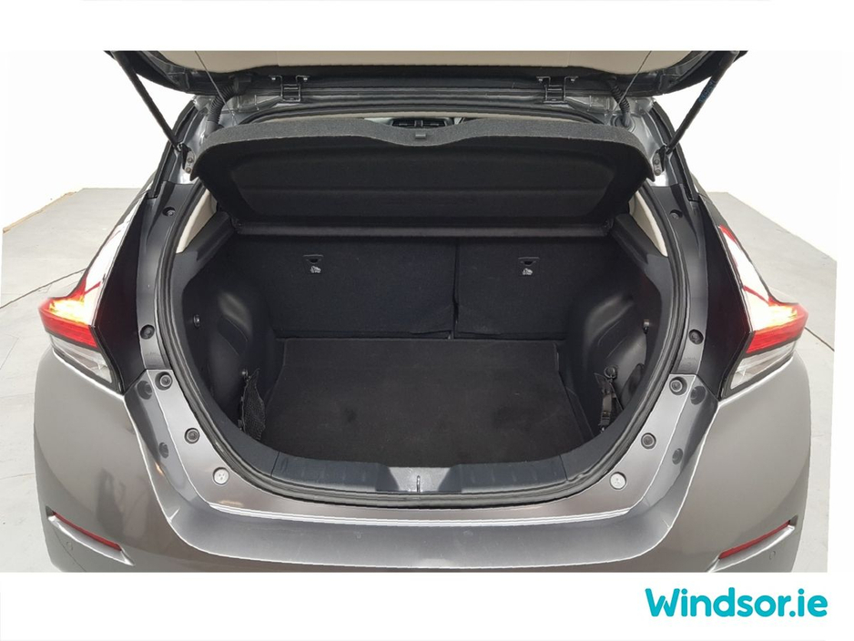 2024 Nissan Leaf - image 18