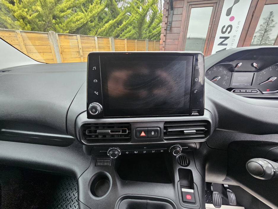 2023 Peugeot Partner - image 19