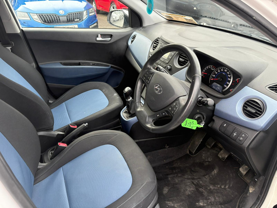2017 Hyundai i10 DELUXE 4DR