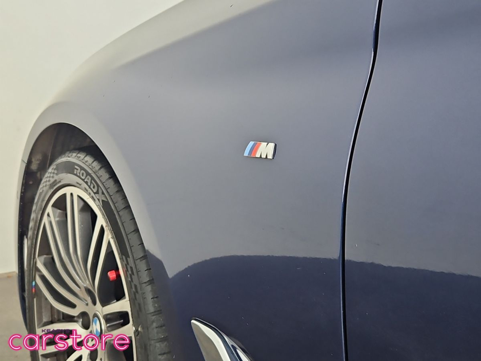 2018 BMW 5 Series - image 17