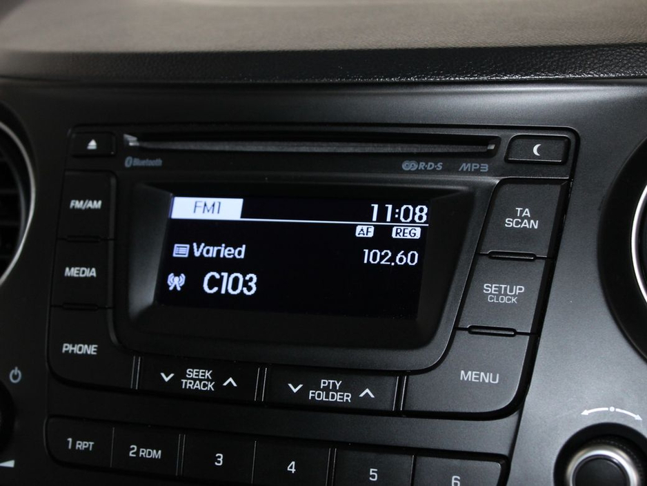 2015 Hyundai i10 - image 17