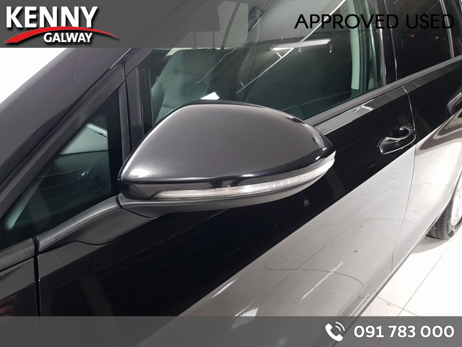 2016 Volkswagen Golf - image 36