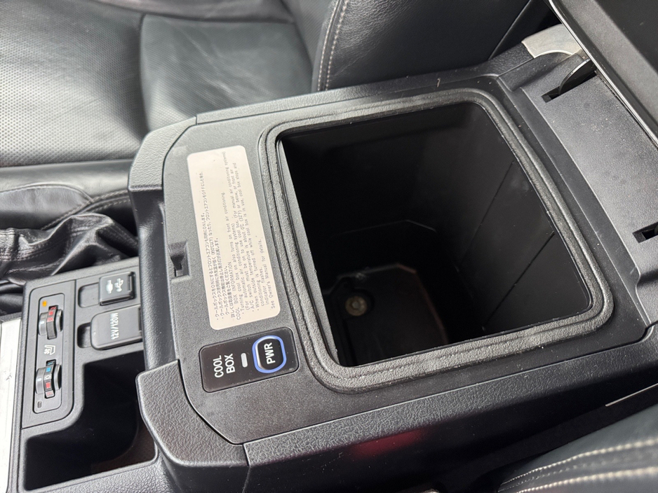 2024 Toyota Landcruiser - image 21