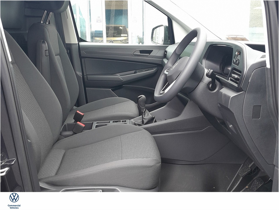 2025 Volkswagen Caddy - image 2