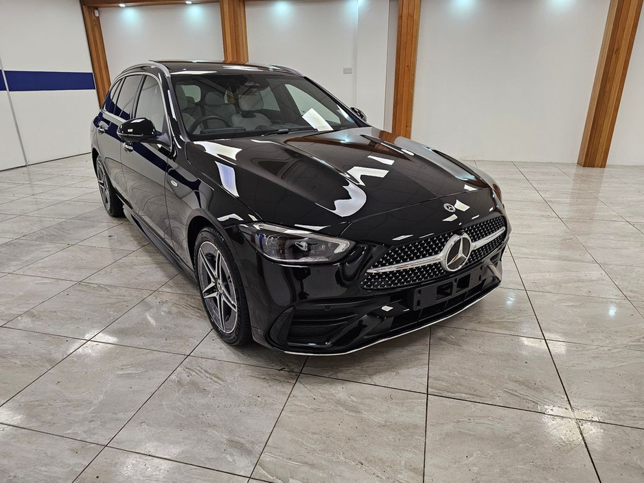 2025 Mercedes-Benz C Class PREMIUM // BLACK WITH IVORY €58,950