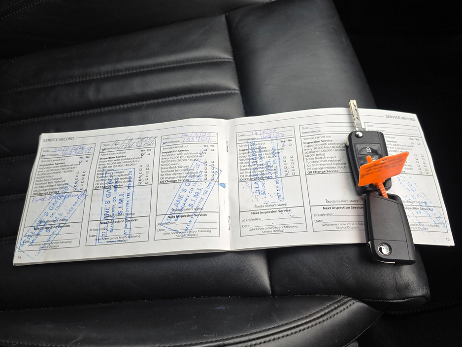 2018 Skoda Superb - image 7