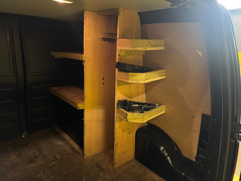 2020 Volkswagen Caddy - image 24