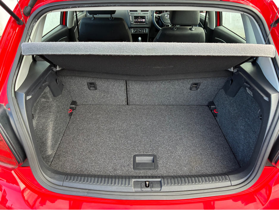 2014 Volkswagen Polo - image 21